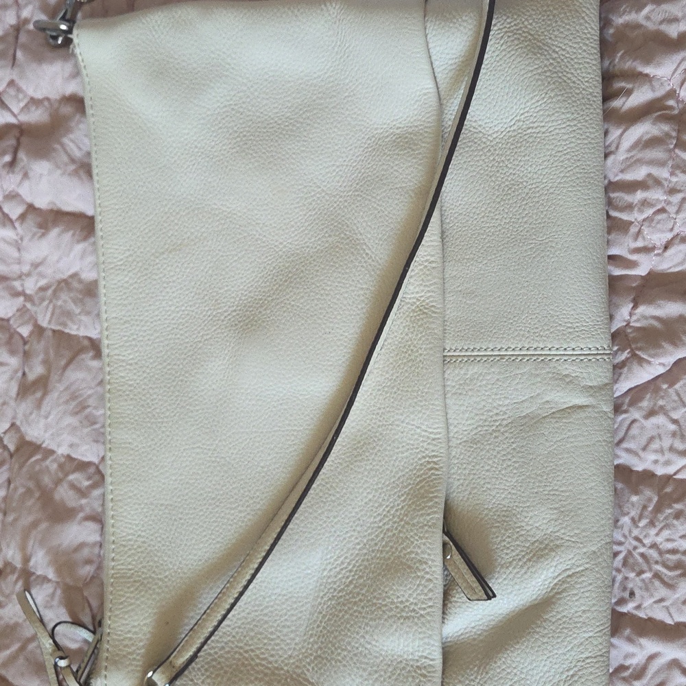 Elegant Sanctuary Cream Leather Shoulder Bag